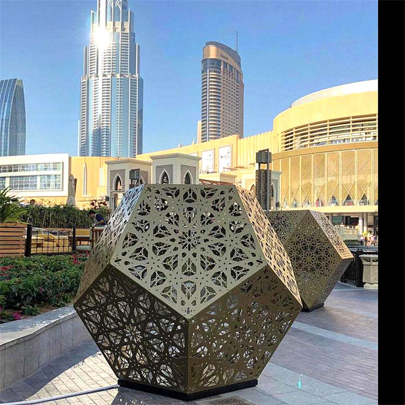 定制不锈钢雕塑几何切面镜面镂空鹿雕塑动物景观公园户外装饰摆件