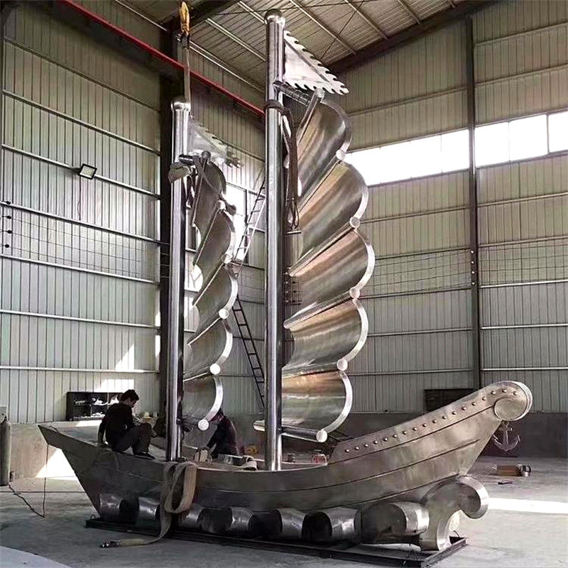 户外大型金属铁艺不锈钢雕塑定制厂家镜面鱼镂空球圆环校园林景观