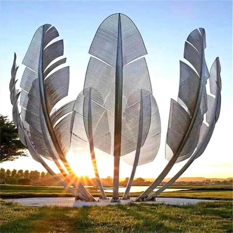 大型不锈钢月亮镜面雕塑发光镂空圆环喷雾流水景观户外金属大摆件