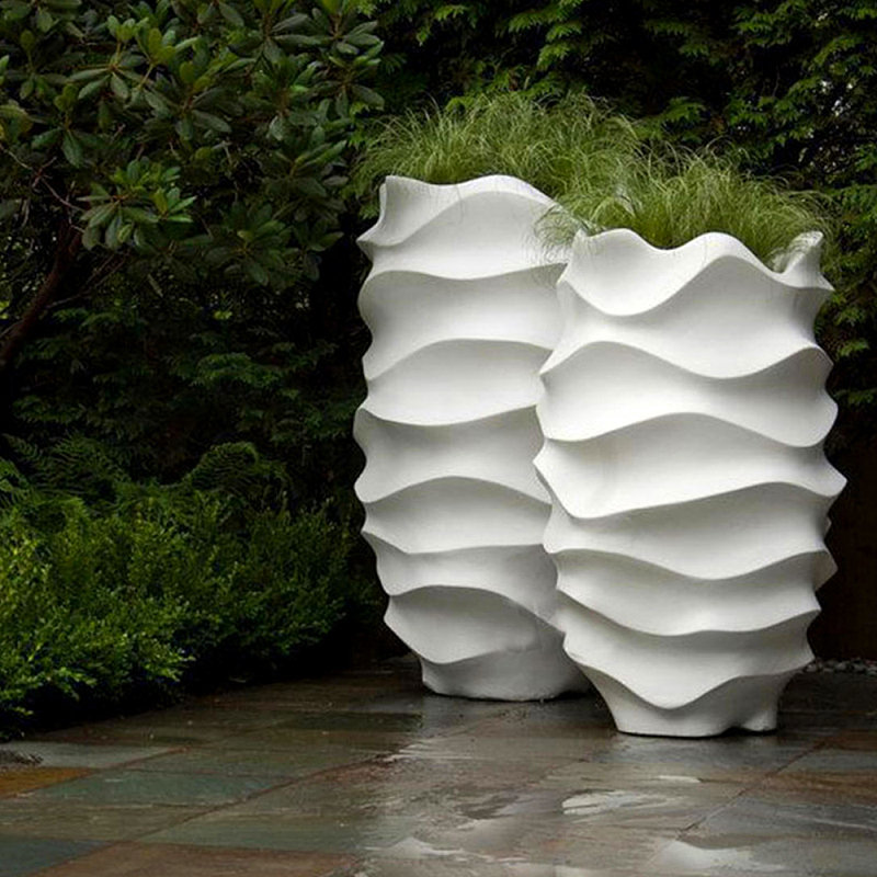 大型玻璃钢雕塑为什么会受人喜爱？