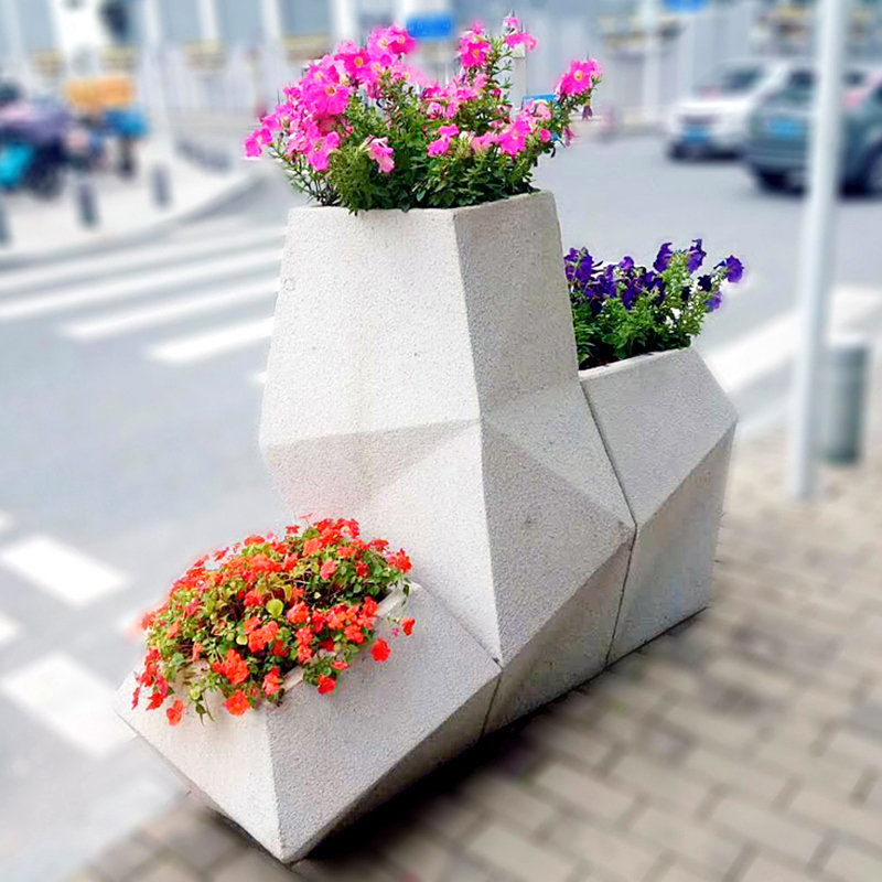 深圳玻璃钢雕塑表面色彩的处理技巧